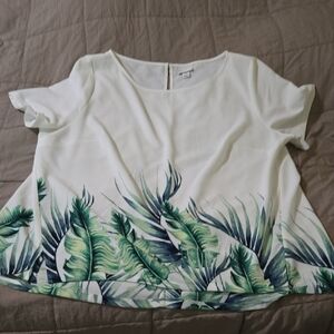 Ava & Viv Women's White and Green Leaf Print Top